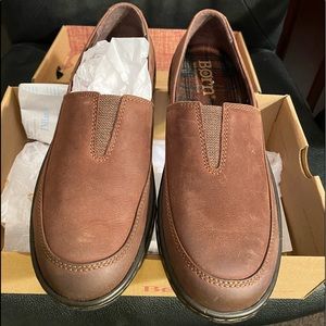 Born Women’s casual slip-on size 8 Dark Brown Soft hand finished nubuck